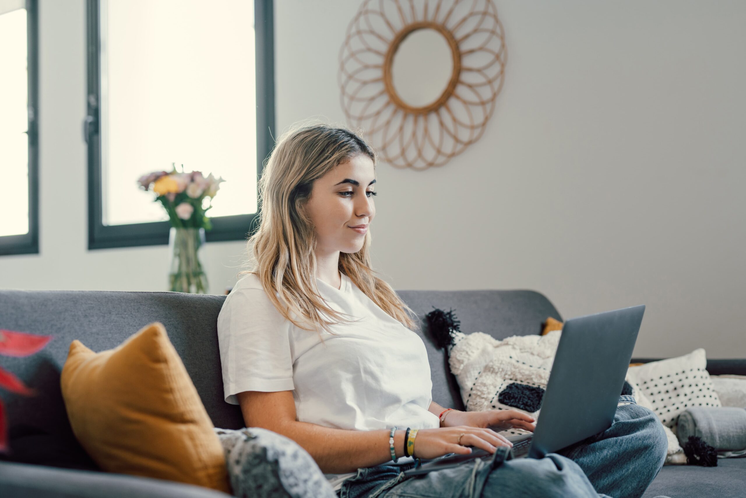 individual researching trusted addiction resources online