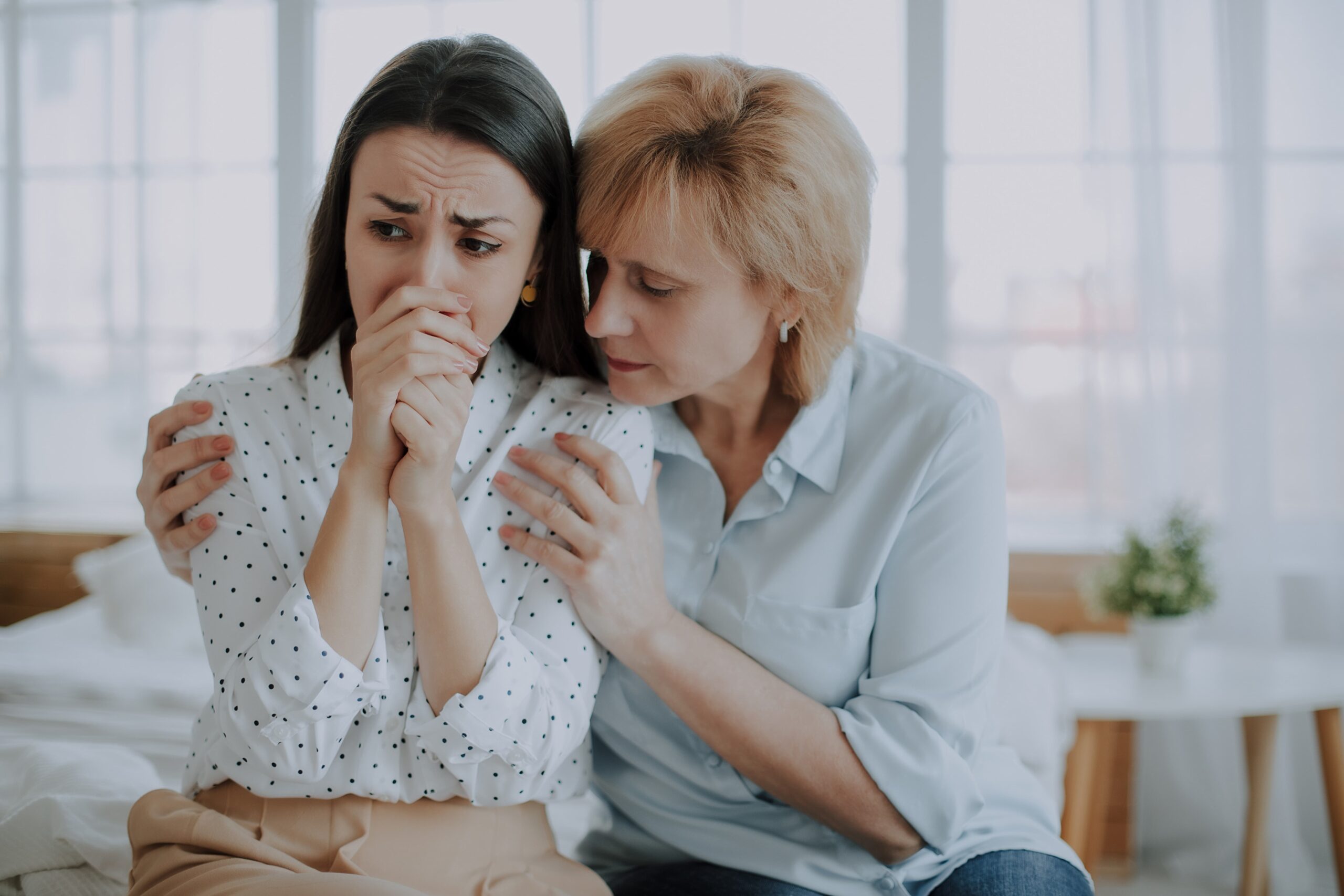 Family recognizing 8 signs of drug abuse in a loved one